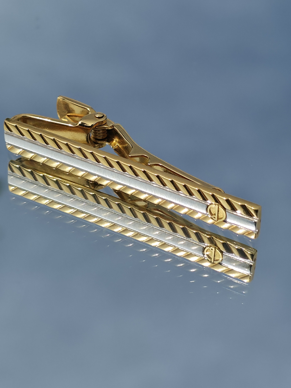 Vintage Dunhill Gold Silver Two Tone Ribbed Tie Clip Bar Screw Accent